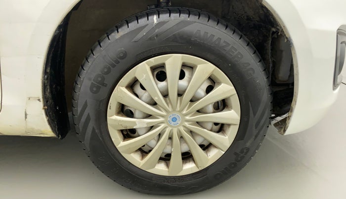 2015 Maruti Swift LXI (O), CNG, Manual, 74,392 km, Right Front Wheel