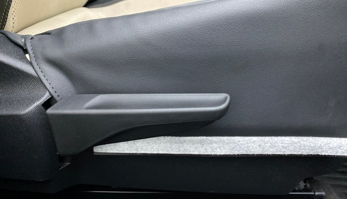 2022 Volkswagen VIRTUS TOPLINE TSI 1.0 MT, Petrol, Manual, 9,232 km, Driver Side Adjustment Panel