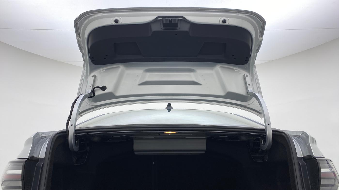 2022 Volkswagen VIRTUS TOPLINE TSI 1.0 MT, Petrol, Manual, 9,232 km, Boot Door Open