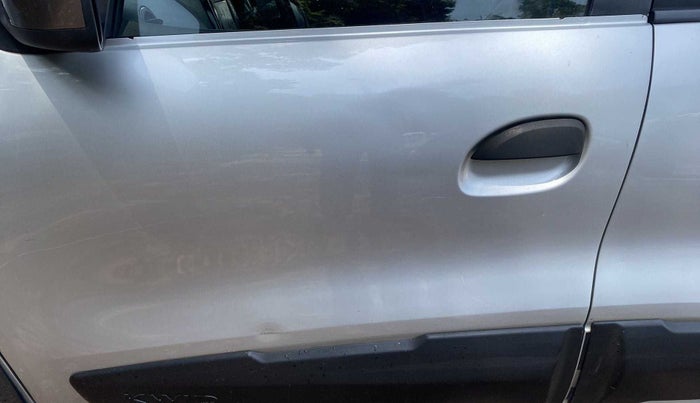 2017 Renault Kwid 1.0 RXT Opt, Petrol, Manual, 85,979 km, Front passenger door - Beading has minor damage