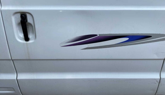 2017 Maruti Omni 5 STR, Petrol, Manual, 8,859 km, Rear left door - Slightly dented