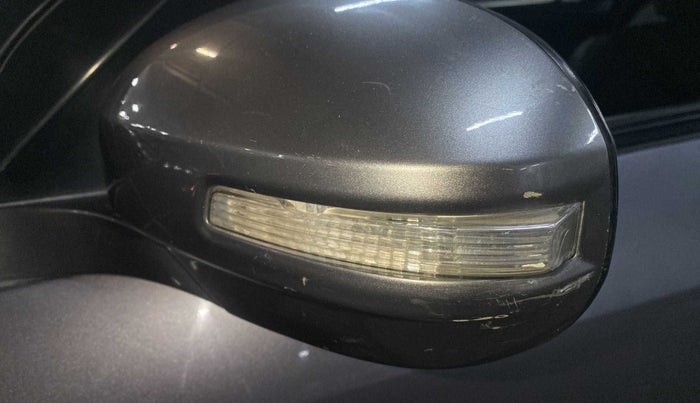2015 Maruti Swift VXI, Petrol, Manual, 46,436 km, Left rear-view mirror - Indicator light has minor damage