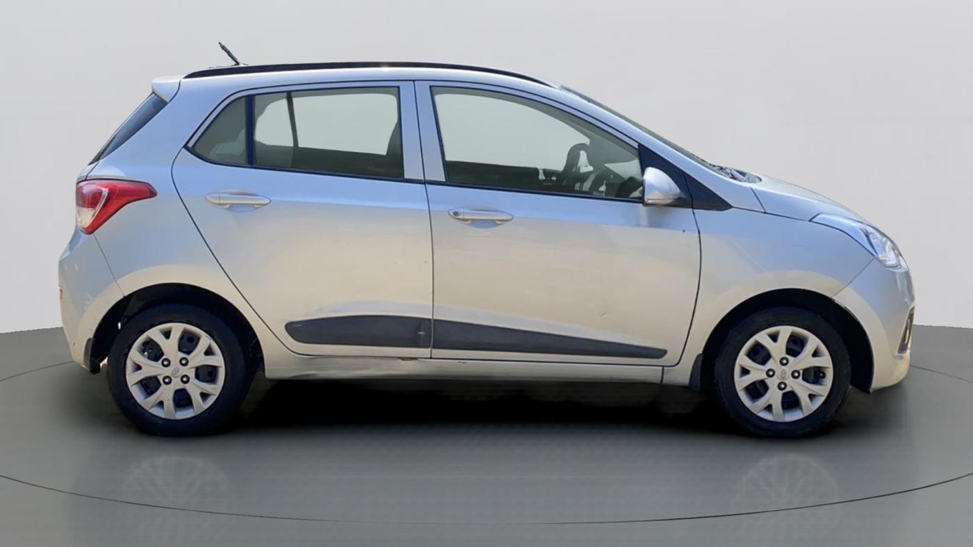 2015 Hyundai Grand i10 SPORTZ 1.2 KAPPA VTVT, Petrol, Manual, 30,152 km, Right Side View