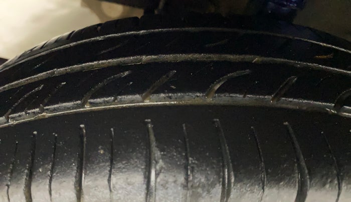 2012 Hyundai Eon ERA +, Petrol, Manual, 45,260 km, Left Front Tyre Tread