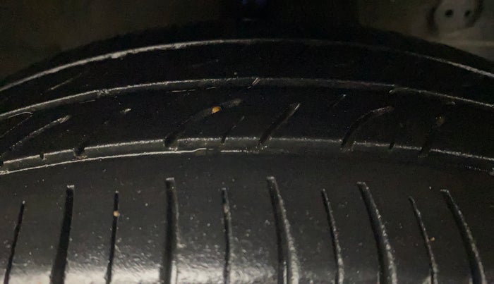 2012 Hyundai Eon ERA +, Petrol, Manual, 45,260 km, Right Front Tyre Tread