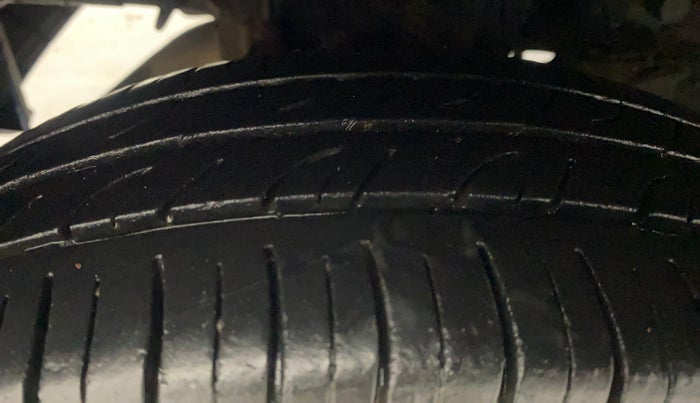 2012 Hyundai Eon ERA +, Petrol, Manual, 45,260 km, Right Rear Tyre Tread