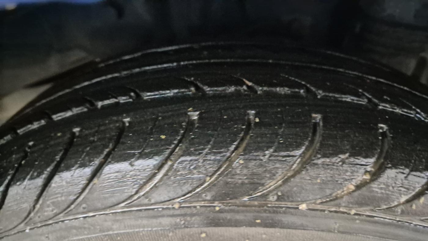 2014 Hyundai Eon MAGNA +, Petrol, Manual, 33,284 km, Left Rear Tyre Tread