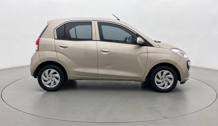 2019 Hyundai NEW SANTRO ASTA MT, Petrol, Manual, 16,702 km, Right Side View