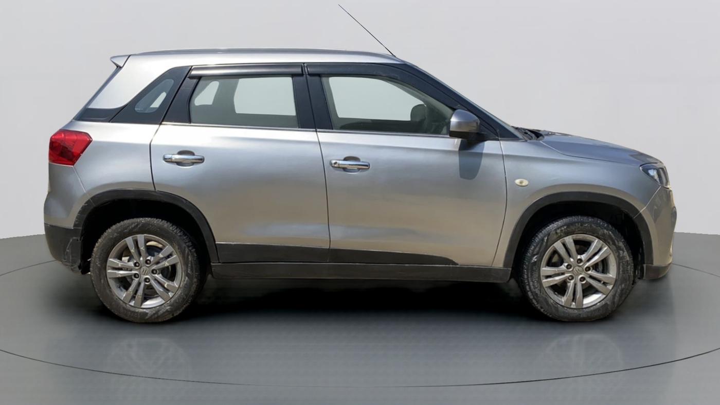 2016 Maruti Vitara Brezza ZDI, Diesel, Manual, 96,609 km, Right Side View