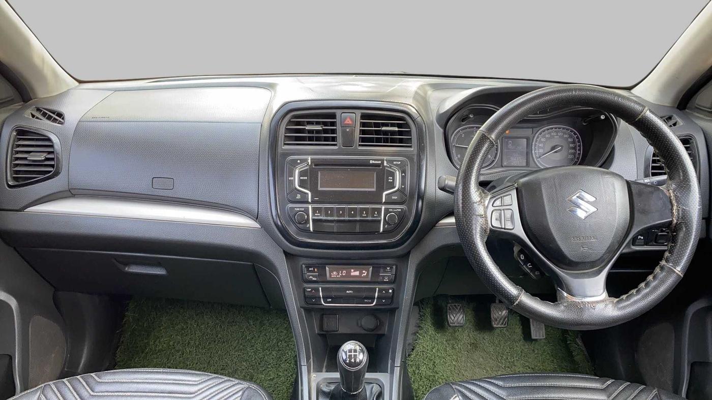 2016 Maruti Vitara Brezza ZDI, Diesel, Manual, 96,609 km, Dashboard