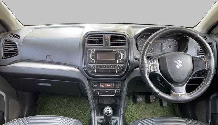 2016 Maruti Vitara Brezza ZDI, Diesel, Manual, 96,609 km, Dashboard