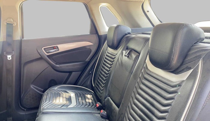 2016 Maruti Vitara Brezza ZDI, Diesel, Manual, 96,609 km, Right Side Rear Door Cabin
