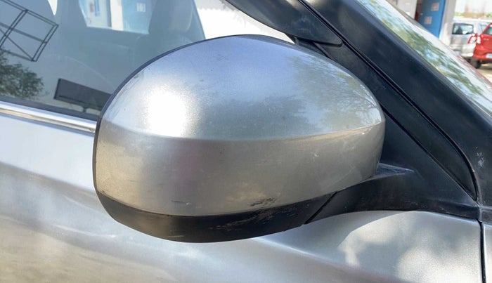 2016 Maruti Vitara Brezza ZDI, Diesel, Manual, 96,609 km, Right rear-view mirror - Mirror motor not working