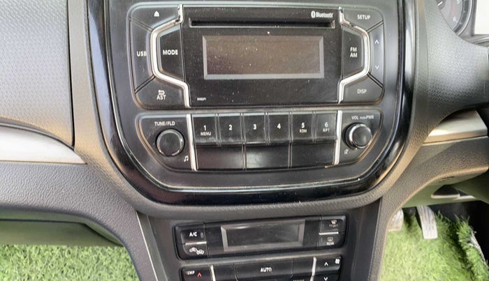2016 Maruti Vitara Brezza ZDI, Diesel, Manual, 96,609 km, Infotainment system - Parking sensor not present