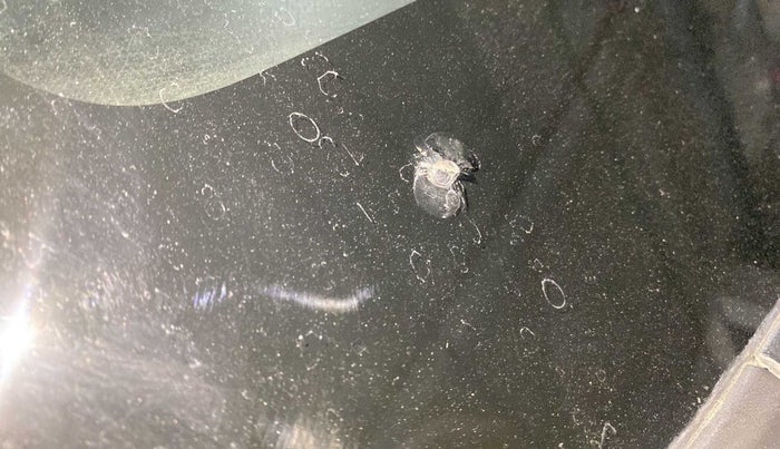 2021 Maruti Vitara Brezza VXI, Petrol, Manual, 34,541 km, Front windshield - Minor spot on windshield