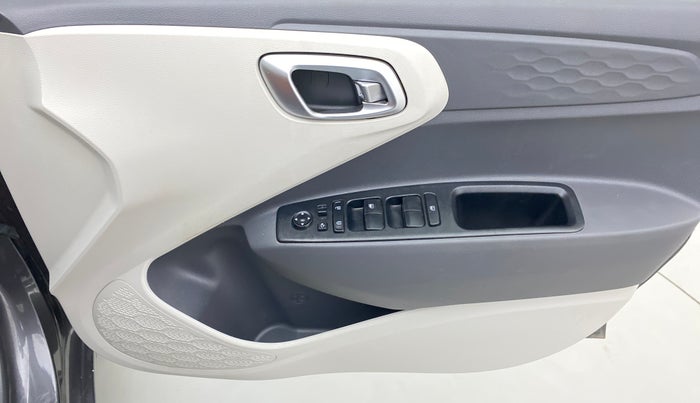 2021 Hyundai AURA SX 1.2 (O), Petrol, Manual, 30,477 km, Driver Side Door Panels Control