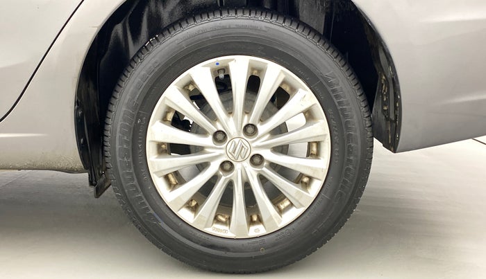2014 Maruti Ciaz ZXI, Petrol, Manual, 86,216 km, Left Rear Wheel