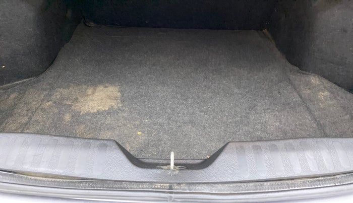 2014 Maruti Ciaz ZXI, Petrol, Manual, 86,216 km, Boot Inside