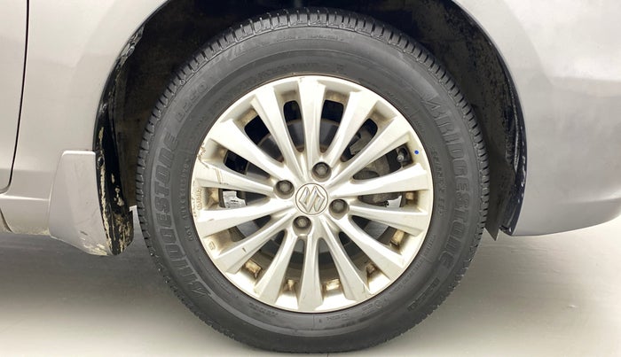 2014 Maruti Ciaz ZXI, Petrol, Manual, 86,216 km, Right Front Wheel