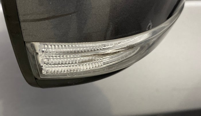 2014 Maruti Ciaz ZXI, Petrol, Manual, 86,216 km, Right rear-view mirror - Indicator light has minor damage