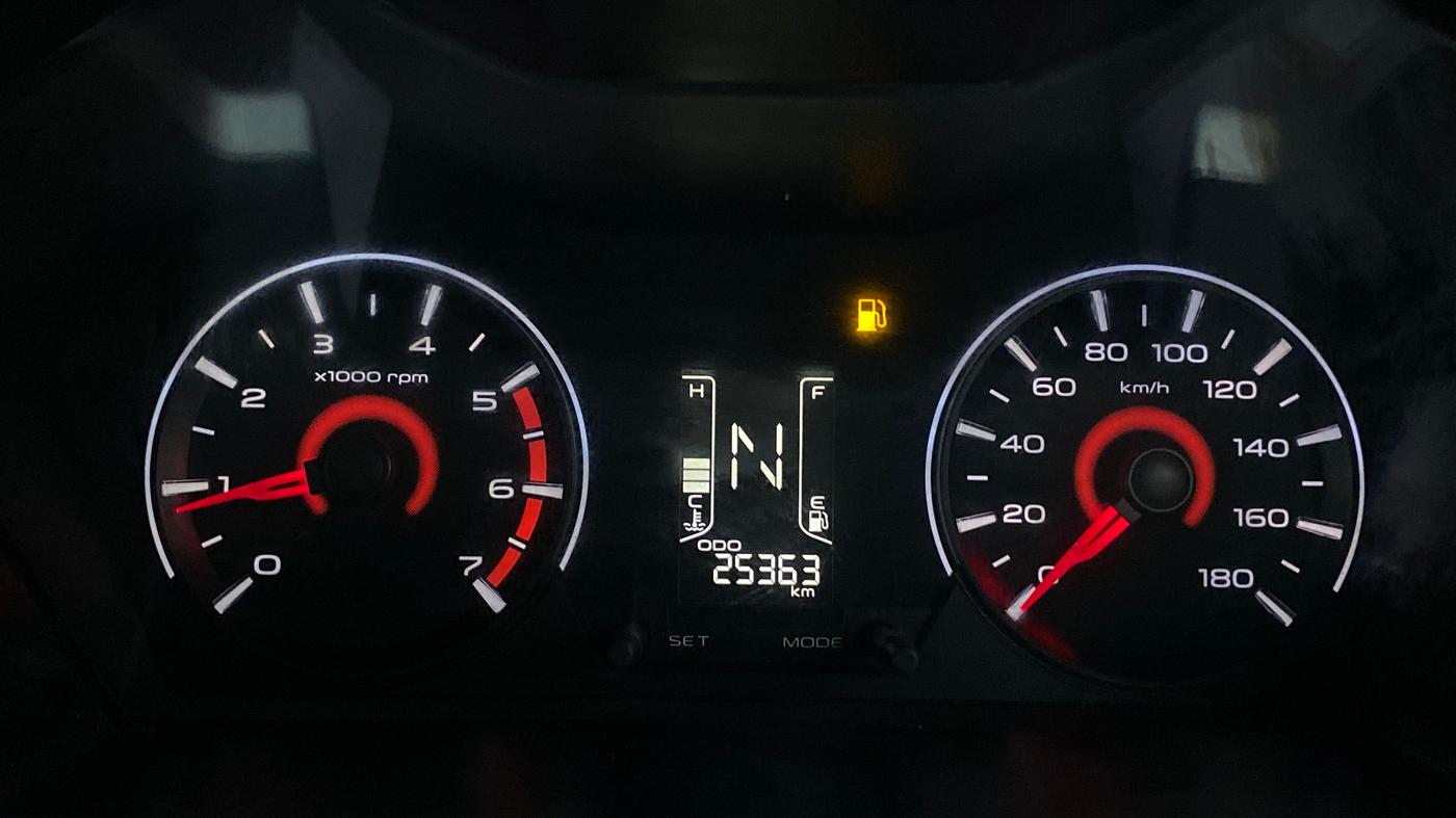 2017 Mahindra Kuv100 K8 6 STR, Petrol, Manual, 25,474 km, Odometer Image
