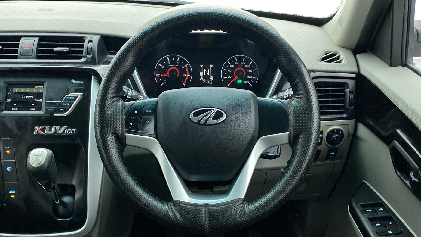 2017 Mahindra Kuv100 K8 6 STR, Petrol, Manual, 25,474 km, Steering Wheel Close Up