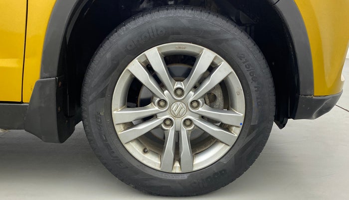 2017 Maruti Vitara Brezza ZDI PLUS DUAL TONE, Diesel, Manual, 46,903 km, Right Front Wheel