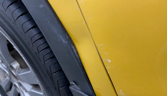 2017 Maruti Vitara Brezza ZDI PLUS DUAL TONE, Diesel, Manual, 46,903 km, Left fender - Slightly dented