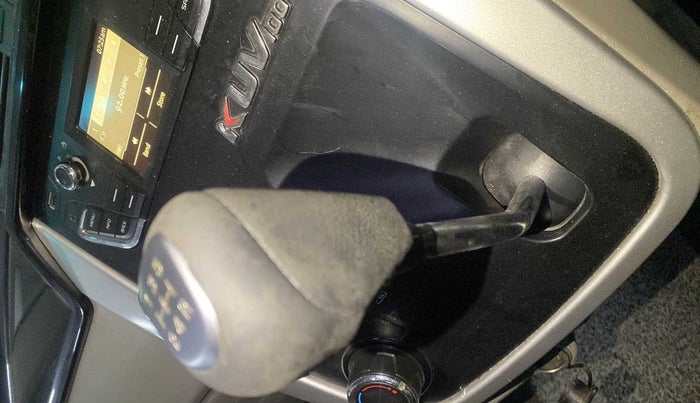 2016 Mahindra Kuv100 K8 D 6 STR, Diesel, Manual, 67,974 km, Gear lever - Knob cover torn