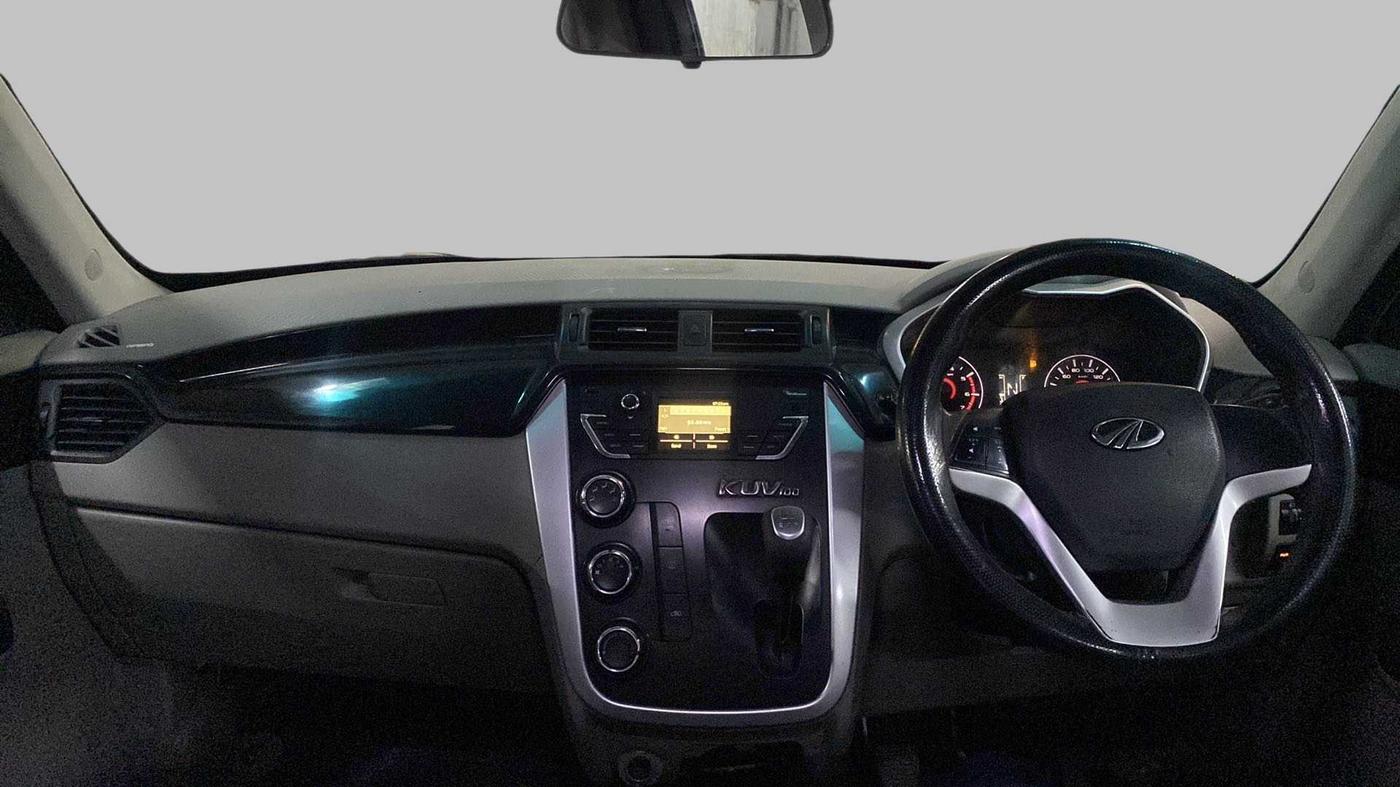 2016 Mahindra Kuv100 K8 D 6 STR, Diesel, Manual, 67,974 km, Dashboard