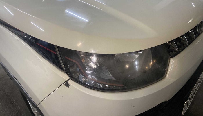 2016 Mahindra Kuv100 K8 D 6 STR, Diesel, Manual, 67,974 km, Right headlight - Minor scratches