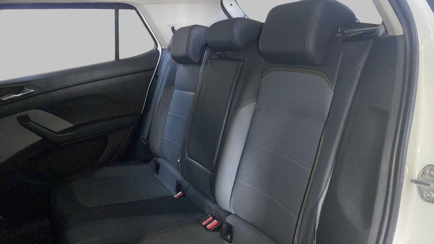 2021 Skoda KUSHAQ STYLE 1.0L TSI MT, Petrol, Manual, 32,640 km, Right Side Rear Door Cabin