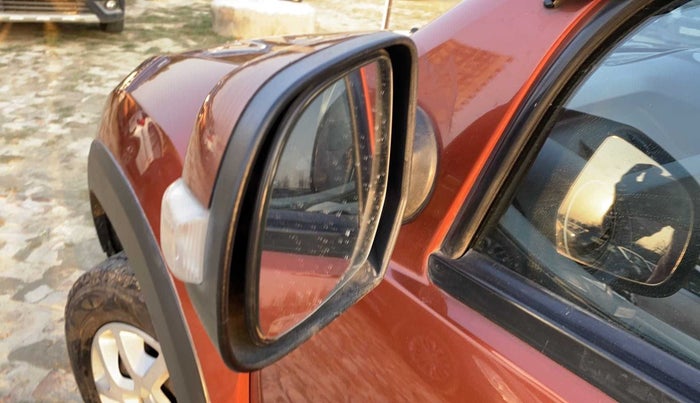 2016 Renault Duster RXL AMT 110 PS, Diesel, Automatic, 94,023 km, Left rear-view mirror - Folding motor not working