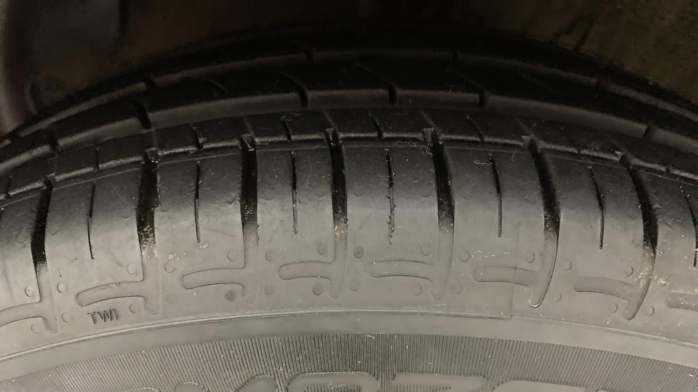2020 Hyundai AURA S 1.2, Petrol, Manual, 21,923 km, Left Front Tyre Tread