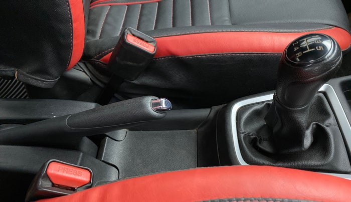 2018 Maruti Swift VXI D, Petrol, Manual, 58,072 km, Gear Lever