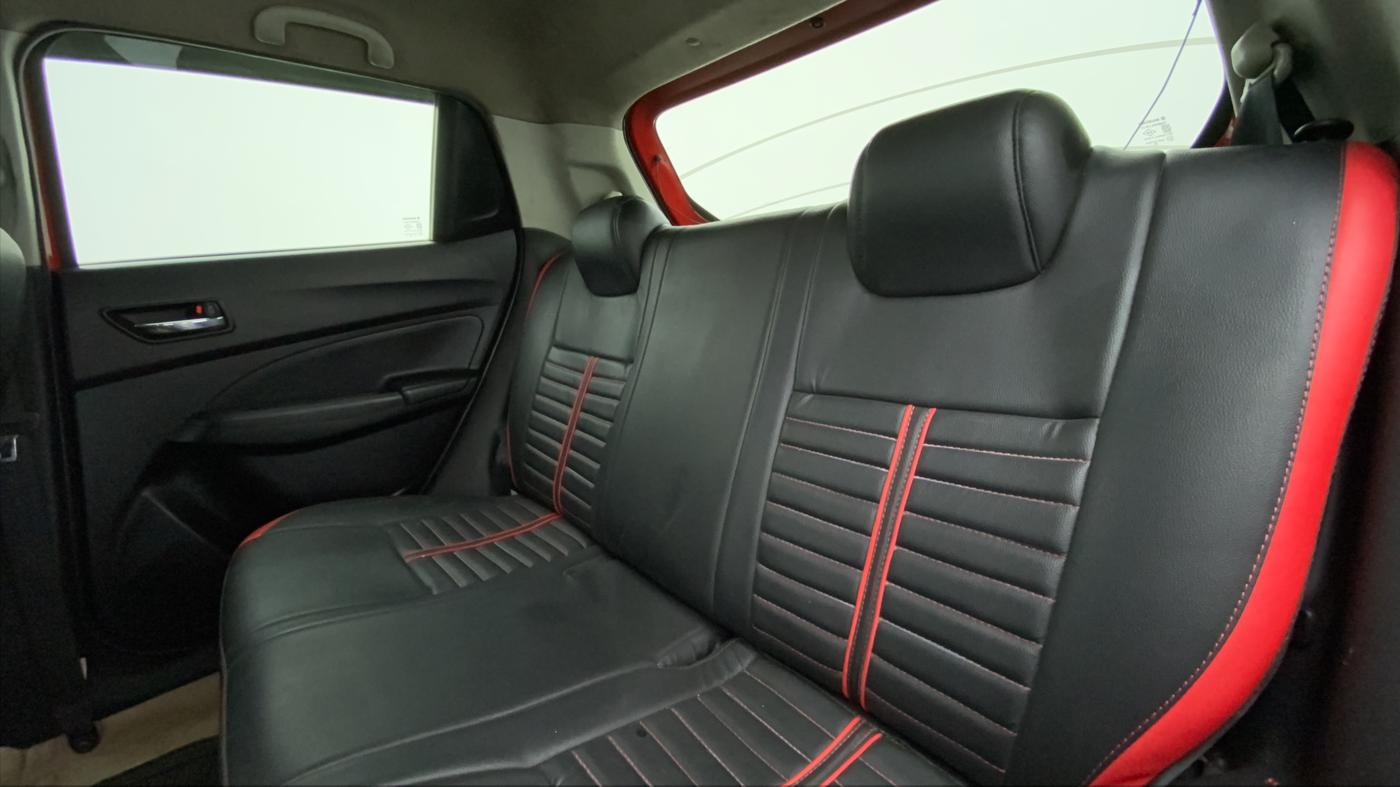 2018 Maruti Swift VXI D, Petrol, Manual, 58,072 km, Right Side Door Cabin View