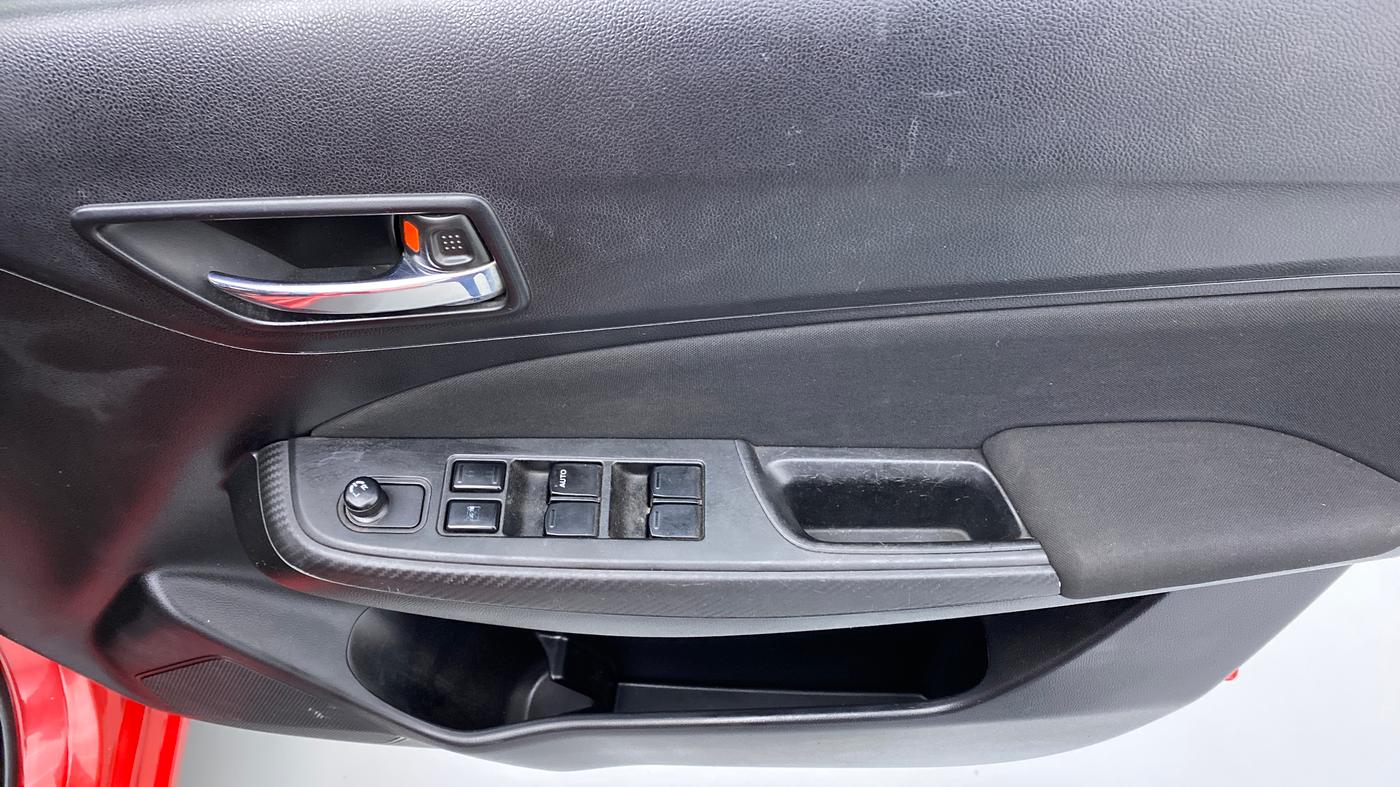 2018 Maruti Swift VXI D, Petrol, Manual, 58,072 km, Driver Side Door Panels Control