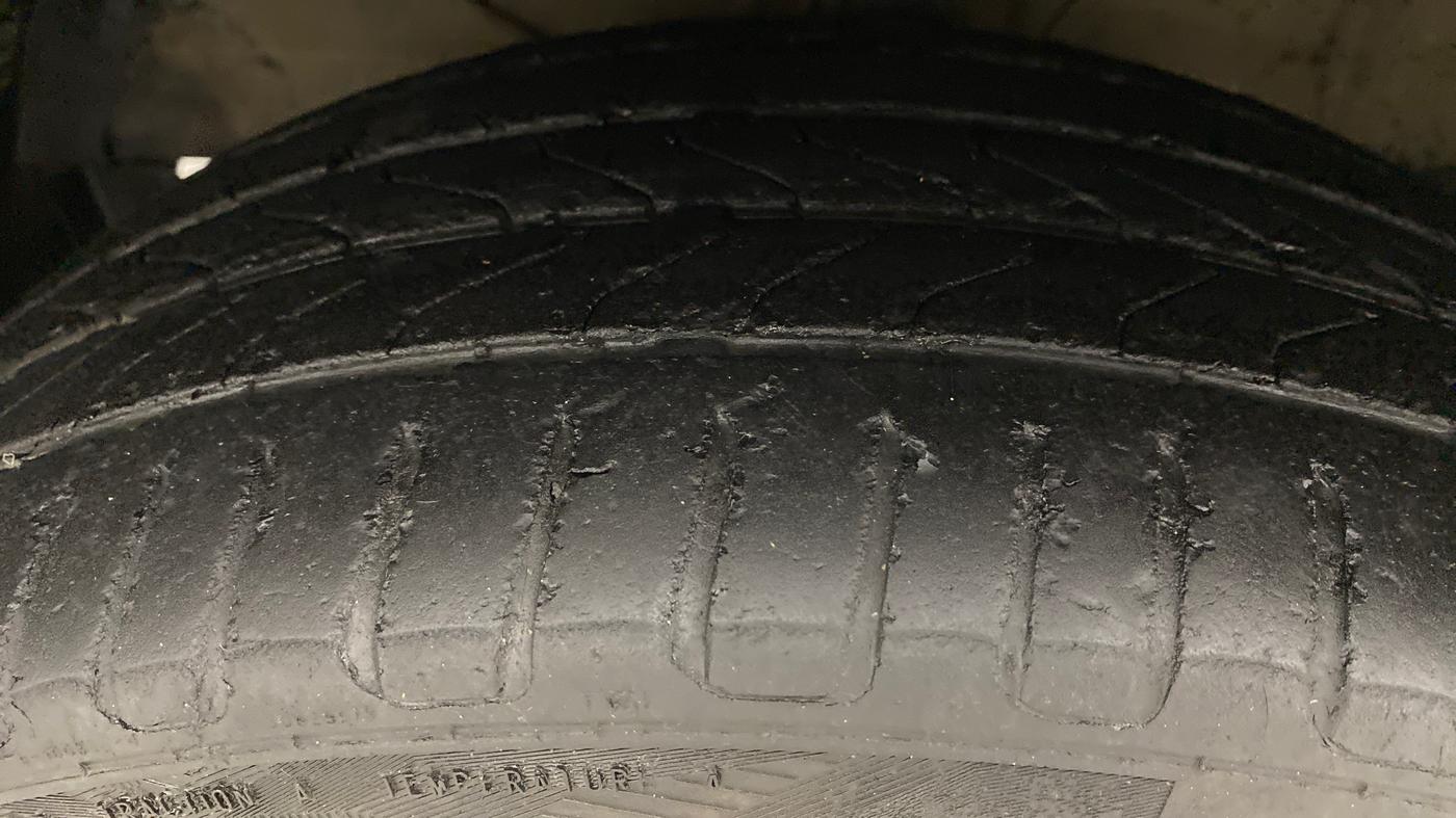 2019 Maruti Baleno ZETA DIESEL 1.3, Diesel, Manual, 85,888 km, Left Front Tyre Tread