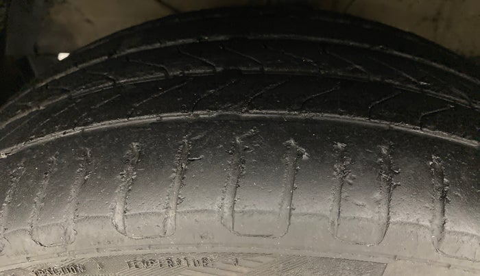 2019 Maruti Baleno ZETA DIESEL 1.3, Diesel, Manual, 85,888 km, Left Front Tyre Tread