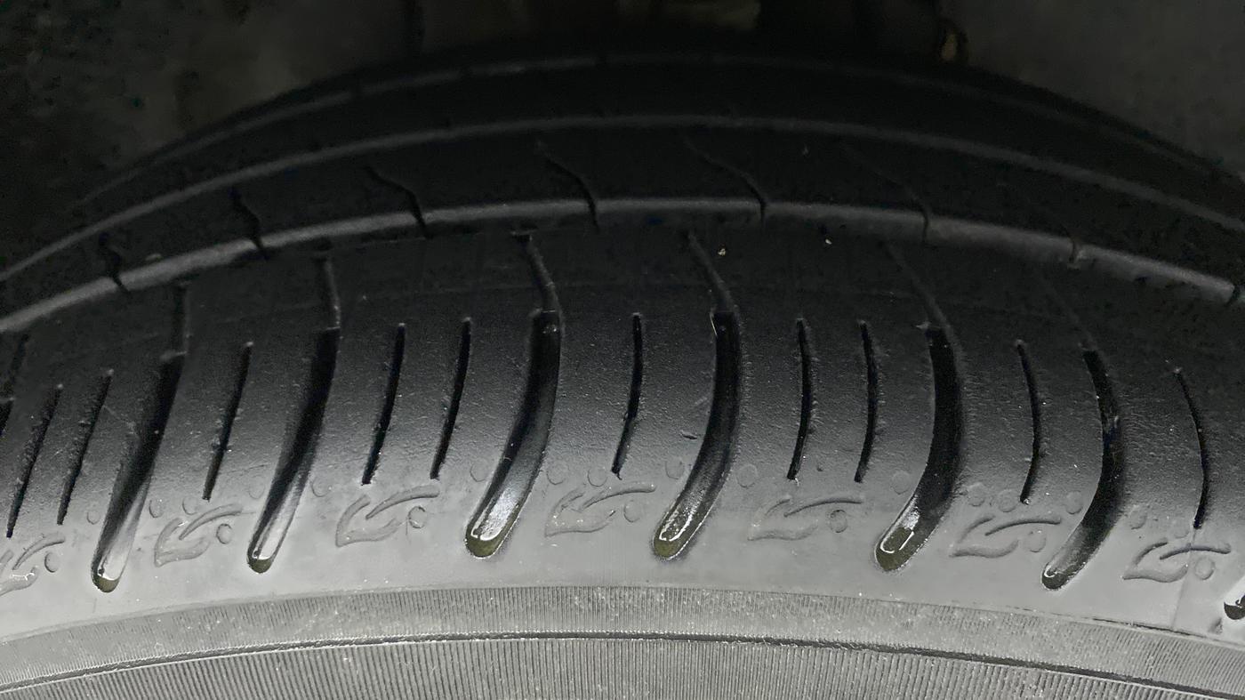 2021 Tata ALTROZ XM PLUS PETROL, Petrol, Manual, 11,953 km, Right Front Tyre Tread