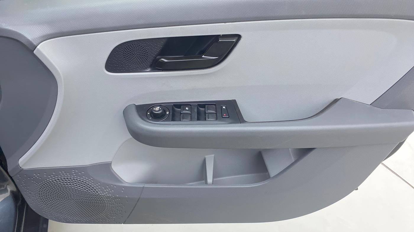 2021 Tata ALTROZ XM PLUS PETROL, Petrol, Manual, 11,953 km, Driver Side Door Panels Control
