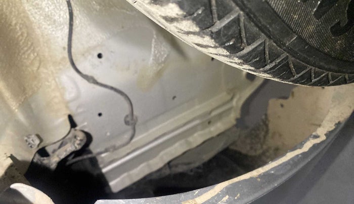 2019 Maruti Alto LXI, Petrol, Manual, 23,888 km, Left fender - Lining missing