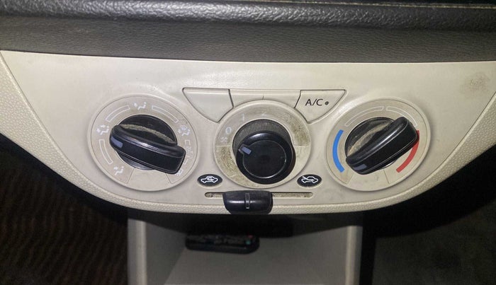 2019 Maruti Alto LXI, Petrol, Manual, 23,888 km, AC Unit - Directional switch has minor damage