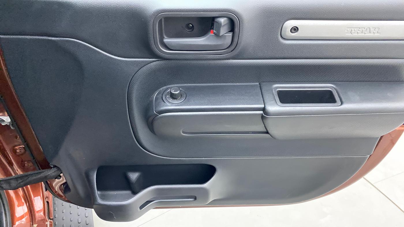 2022 Mahindra Thar LX HT PETROL 4WD MT, Petrol, Manual, 6,721 km, Driver Side Door Panels Control