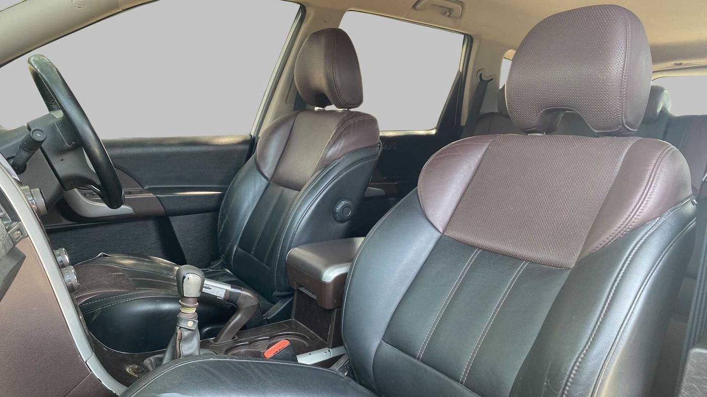 2014 Mahindra XUV500 W8, Diesel, Manual, 86,014 km, Right Side Front Door Cabin