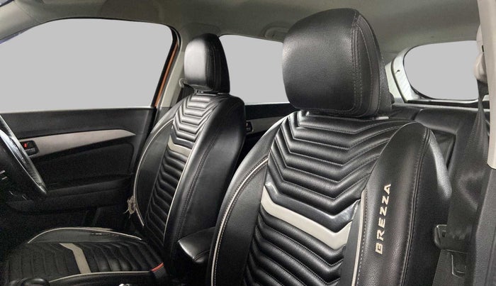 2018 Maruti Vitara Brezza ZDI PLUS AT DUAL TONE, Diesel, Automatic, 67,062 km, Right Side Front Door Cabin