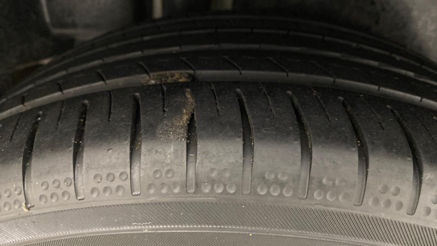 2018 Maruti Ciaz ALPHA 1.5 SHVS PETROL, Petrol, Manual, 65,929 km, Right Rear Tyre Tread