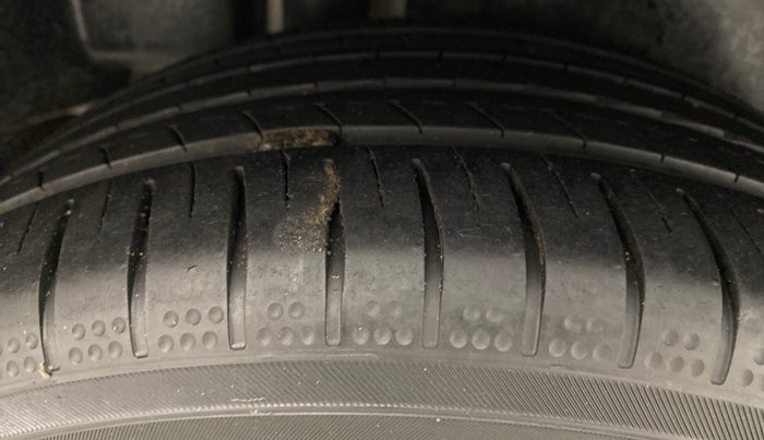 2018 Maruti Ciaz ALPHA 1.5 SHVS PETROL, Petrol, Manual, 65,929 km, Right Rear Tyre Tread