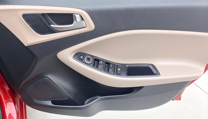 2020 Hyundai Elite i20 ASTA (O) CVT, Petrol, Automatic, 32,184 km, Driver Side Door Panels Control