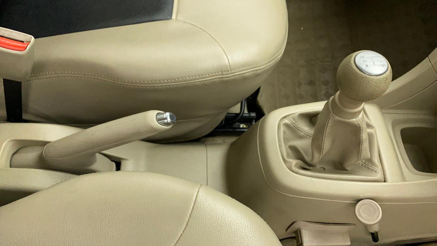 2016 Maruti Ertiga VXI, Petrol, Manual, 10,033 km, Gear Lever